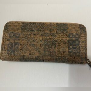Retro Cork Zip-Around Wallet
